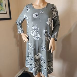 J Jill Wearever Womens Small Sage Green Floral Shift Dress.